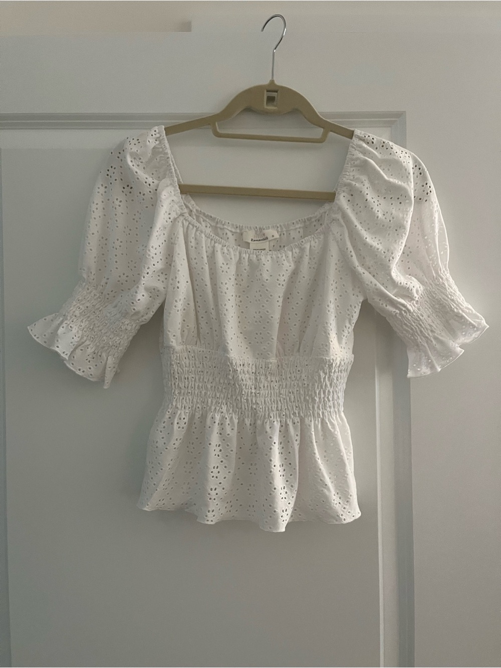URBAN Romantics White Eyelet Smocked Peplum Puff Sleeve Top